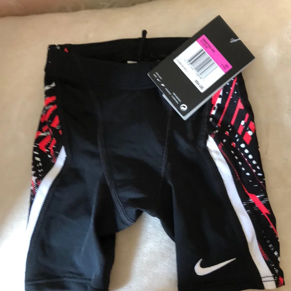 Nike Jammers swimwear  boys size 5/6 New!